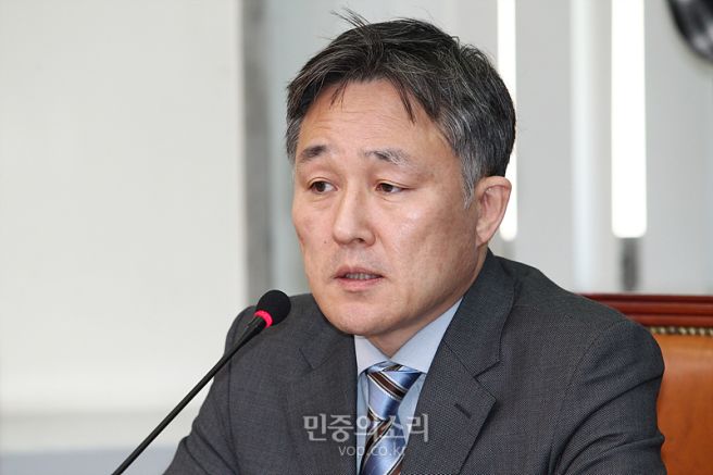 표창원