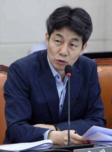 윤건영 국회의원 논란