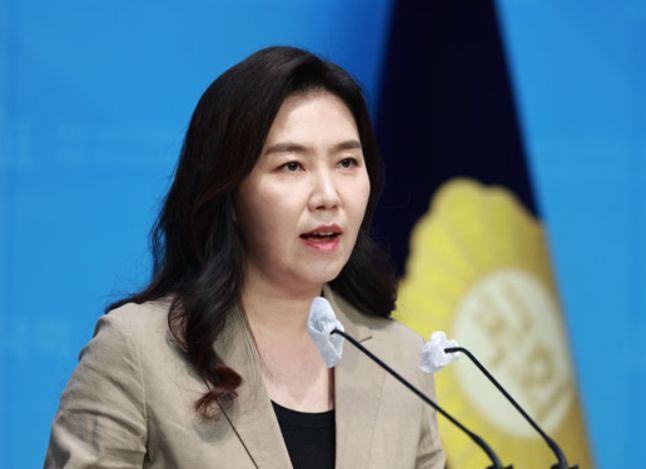 강유정 국회의원 프로필