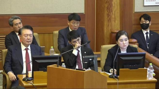 김계리 변호사 변호인단 내부 &amp;#39;팀킬&amp;#39; 논란