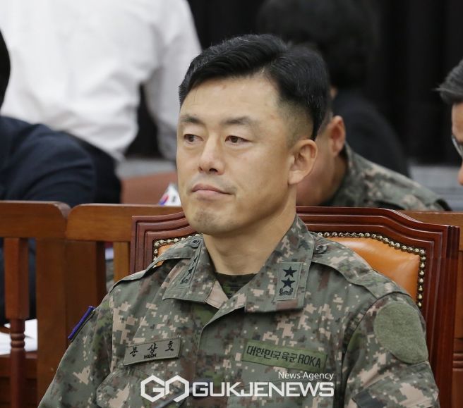 문상호 정보사령관