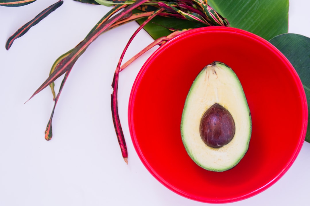 Tipps, wie man Eier mit Avocado isst