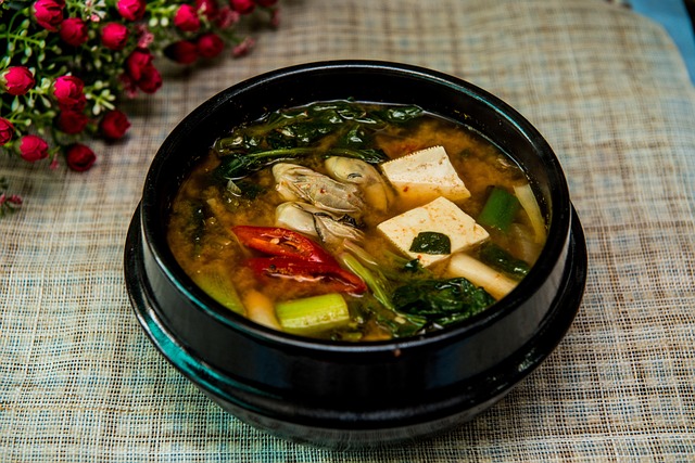 Bohnensprossensuppe und Ramen zur Unterdrückung von Blutzuckerspitzen