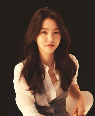 강지영 아나운서