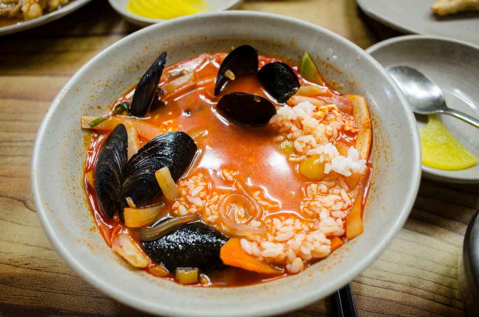 Hühnersuppe zum Katerfrühstück: Vergleich von getrocknetem Kabeljau vs. Venusmuscheln