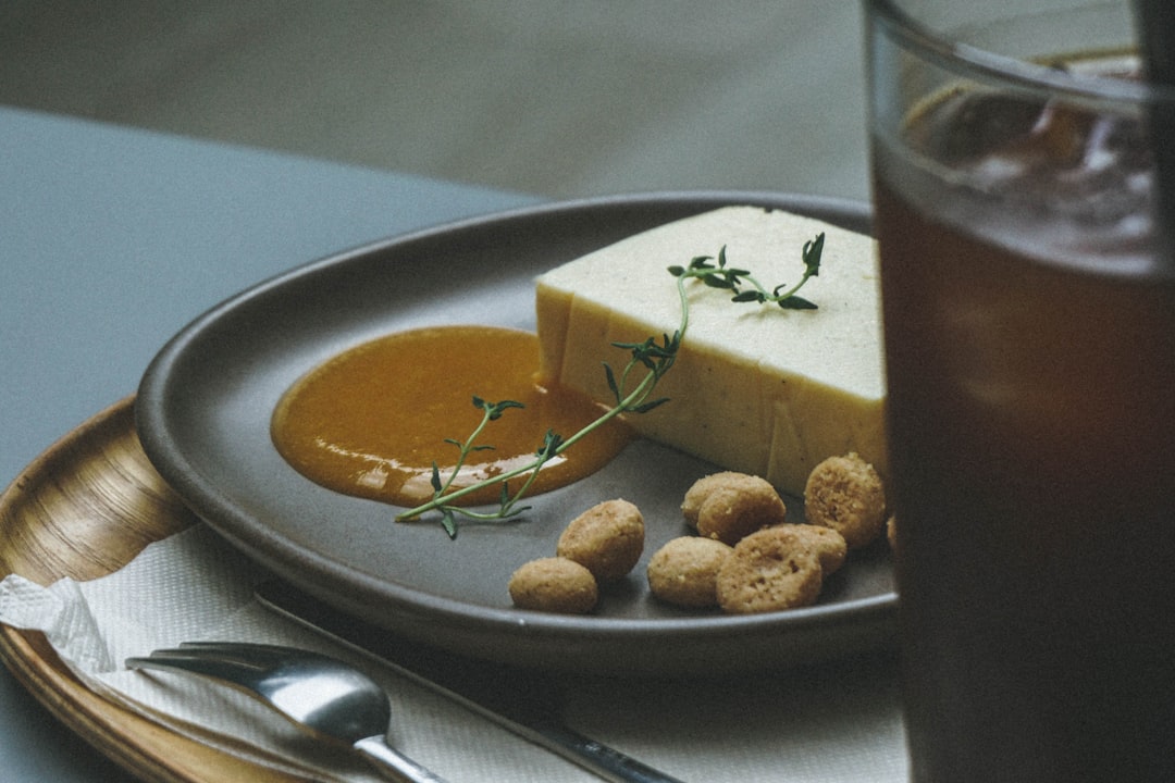 Conseils et recettes pour cuisiner du tofu au micro-ondes